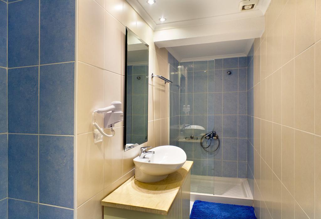 Hotel Ayios Nikitas Bilik gambar