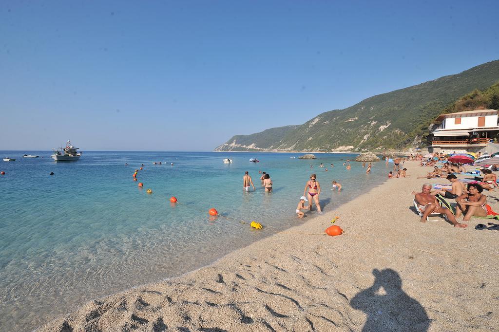 Hotel Ayios Nikitas Luaran gambar